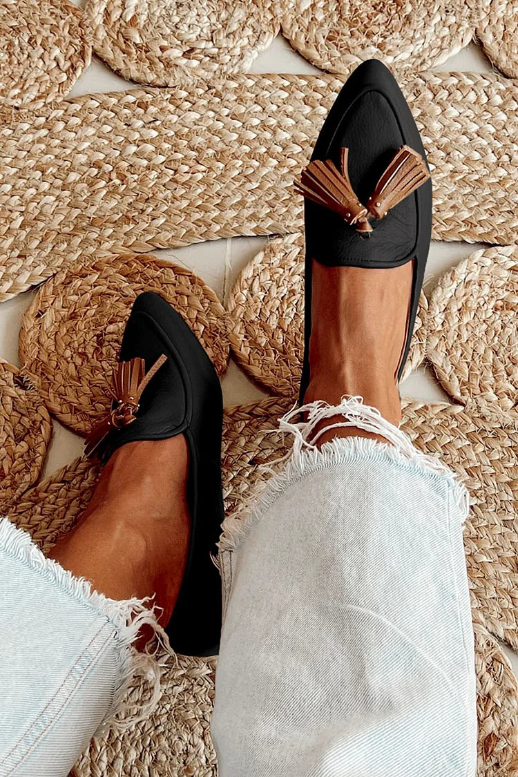Mocasines puntiagudos con borla