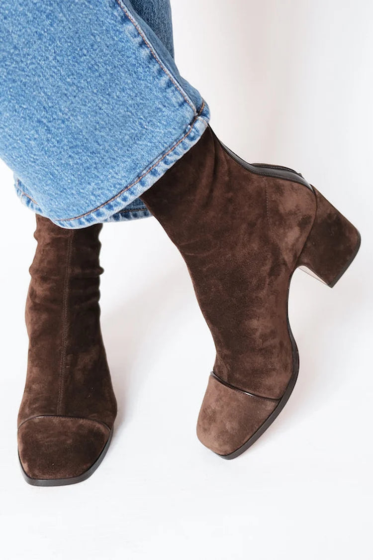 BOTAS DE PUNTA CUADRADA CON TACÓN