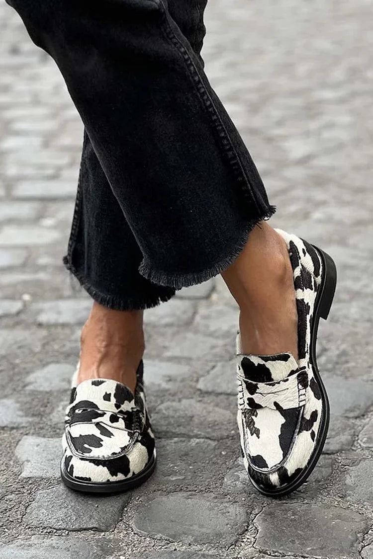MOCASINES CON ESTAMPADO DE VACA