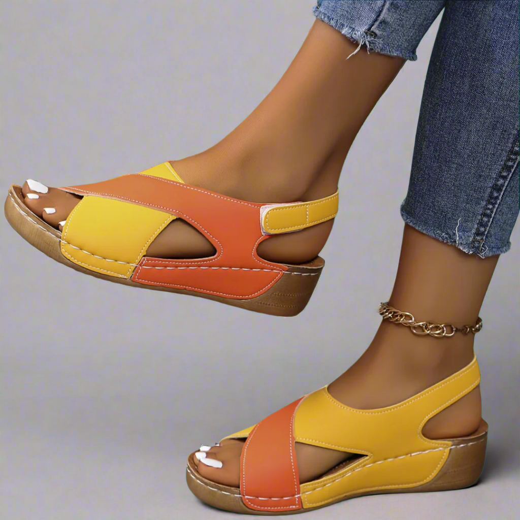 SANDALIAS COLORBLOCK CON TIRA EN EL TALÓN