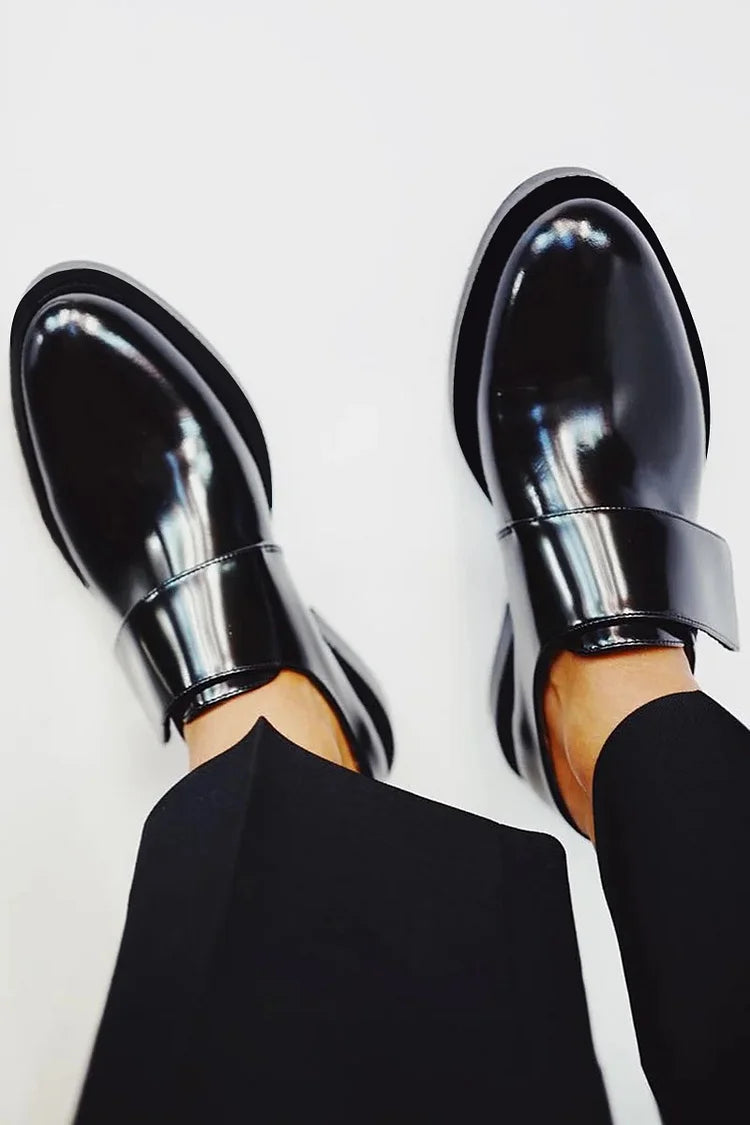 MOCASINES CON CORREA PULIDA