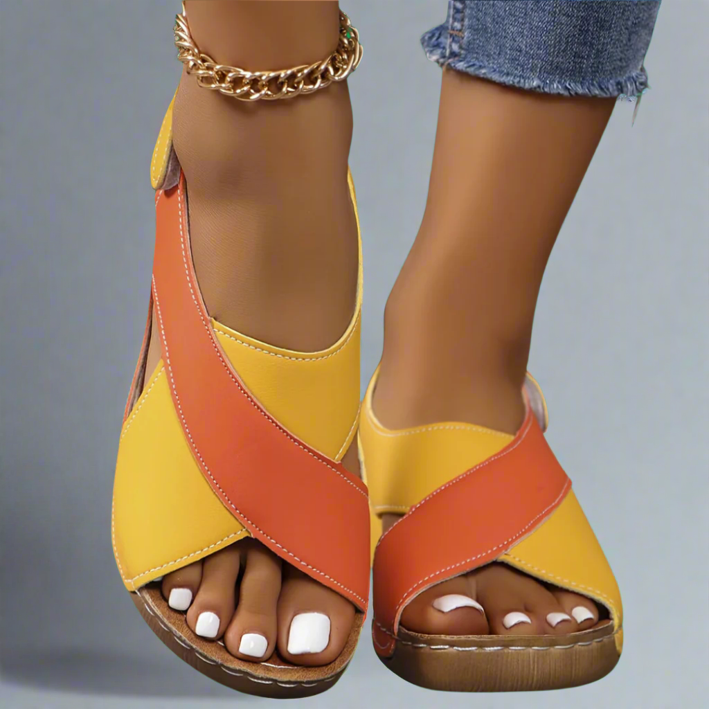 SANDALIAS COLORBLOCK CON TIRA EN EL TALÓN