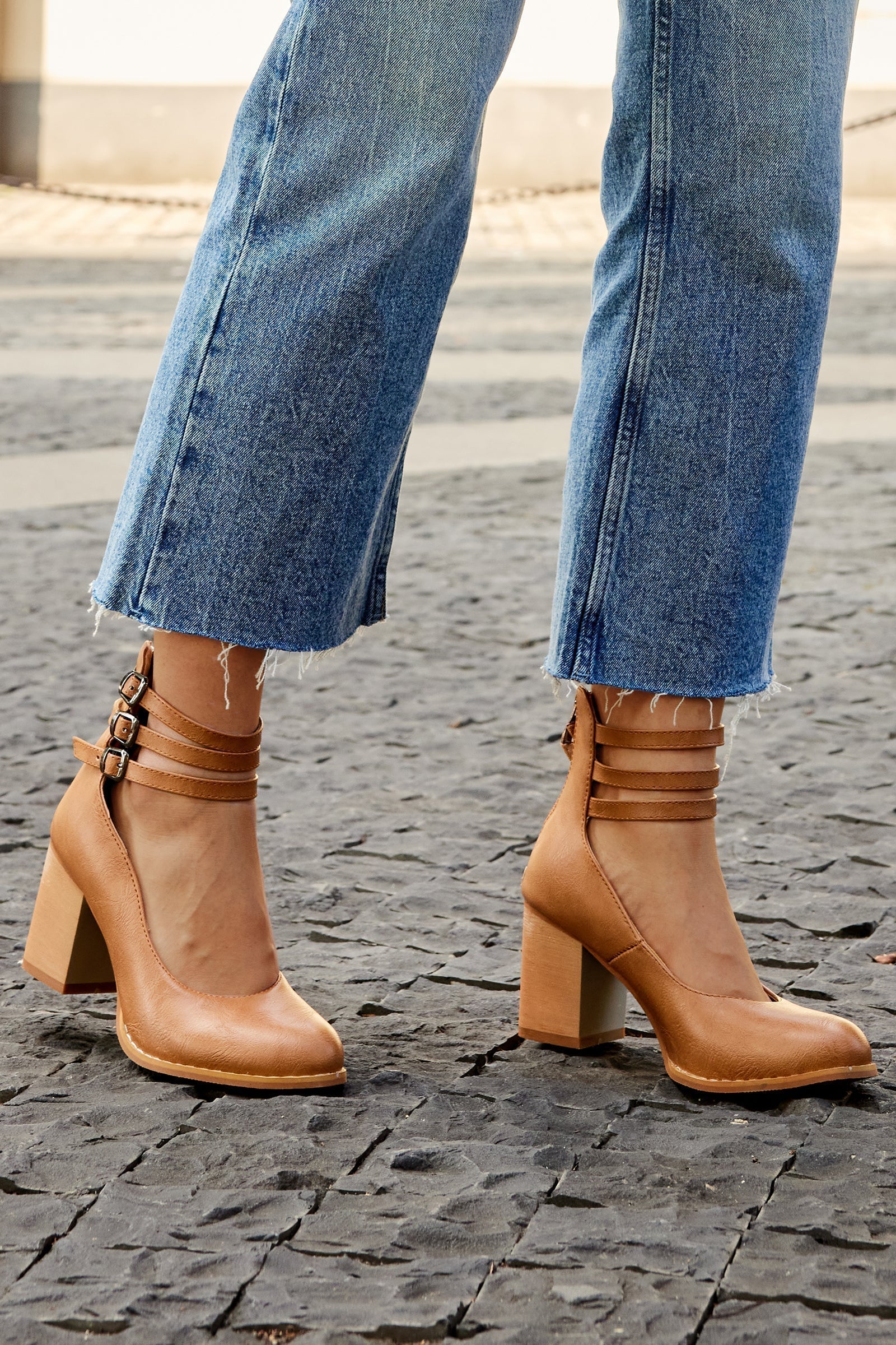 Narella™ | Sandalias elegantes de tacón medio y punta cuadrada