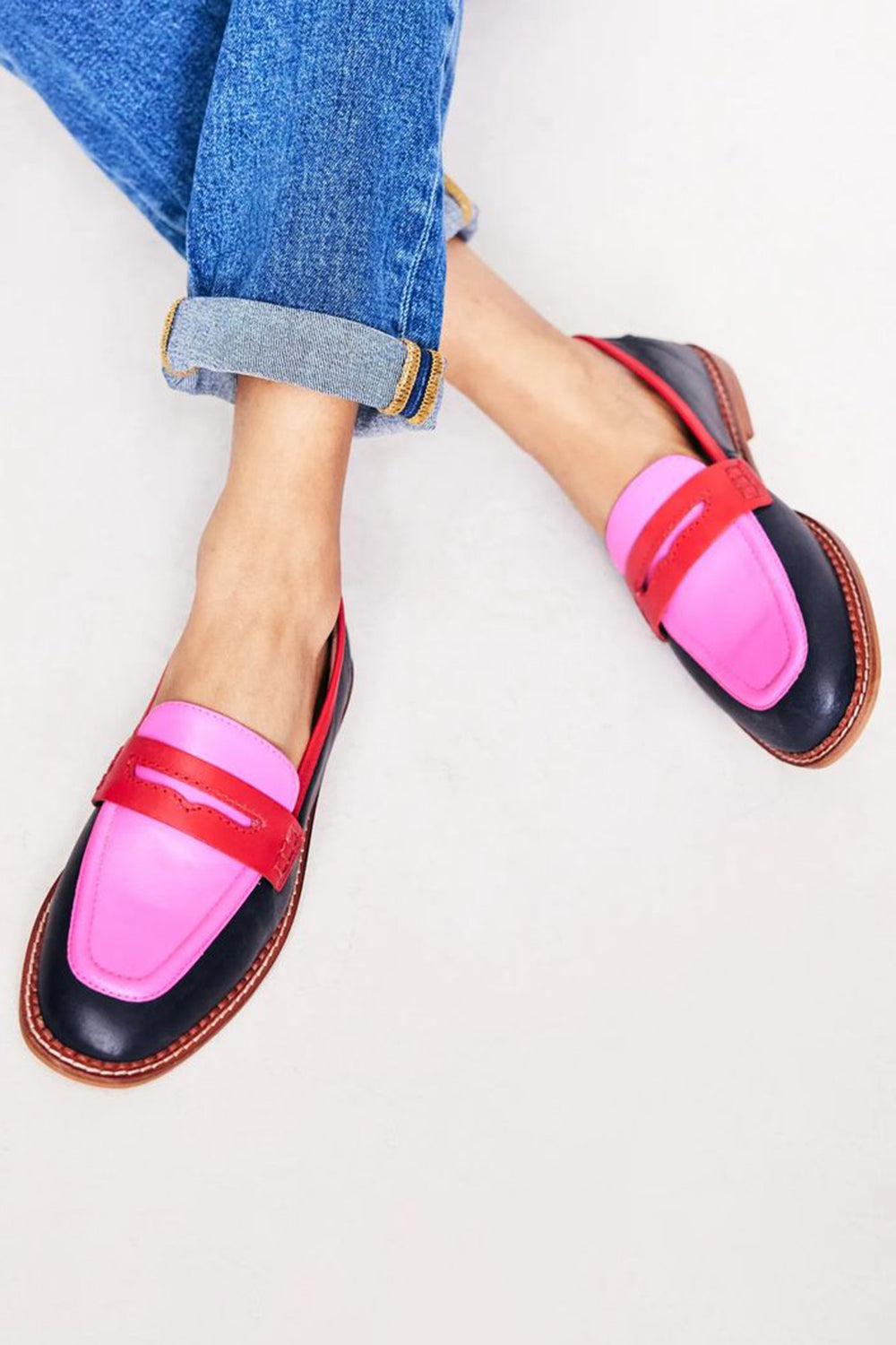 Lunessa | Mocasines negros con acento de color