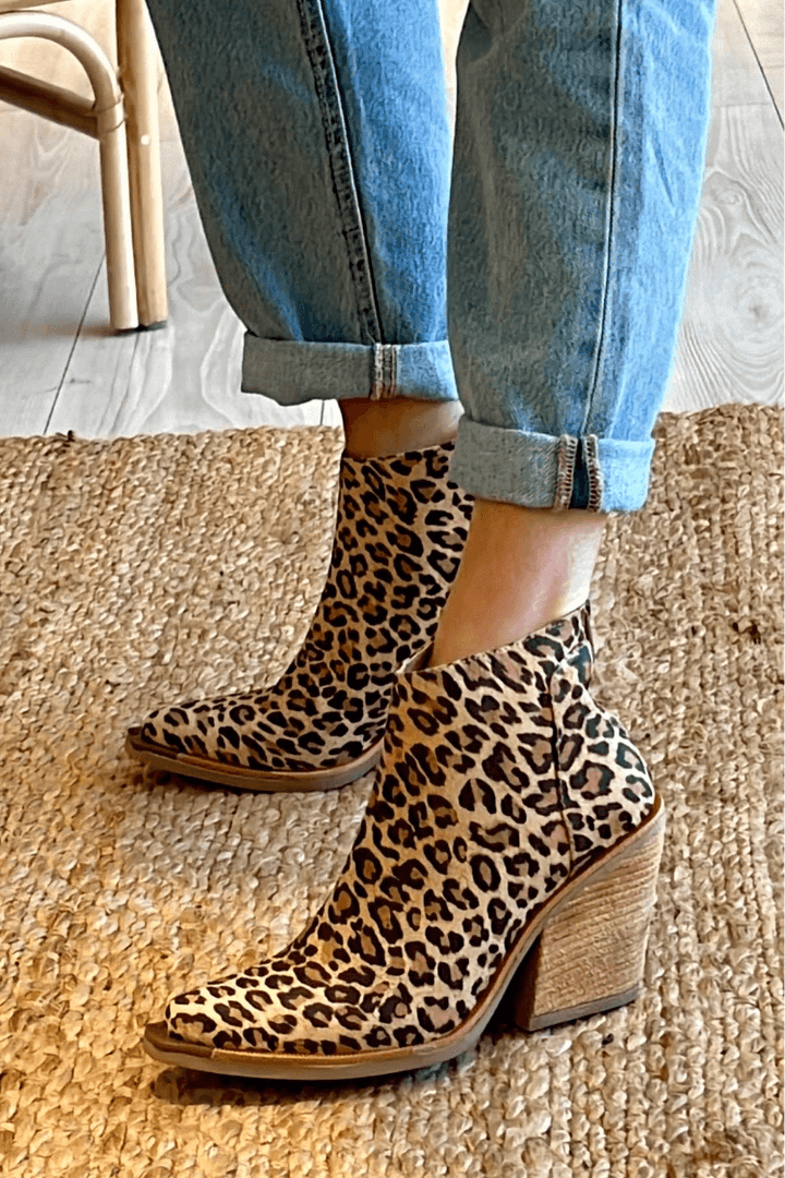 Pointed Toe Cowboy Boot