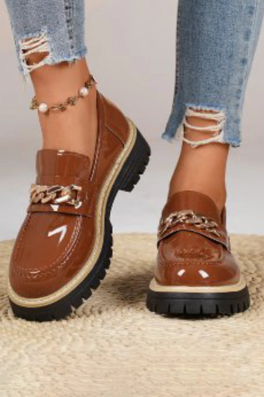 Casual Alloy Chain Decor Contrast Platform Round Toe Glossy Loafers