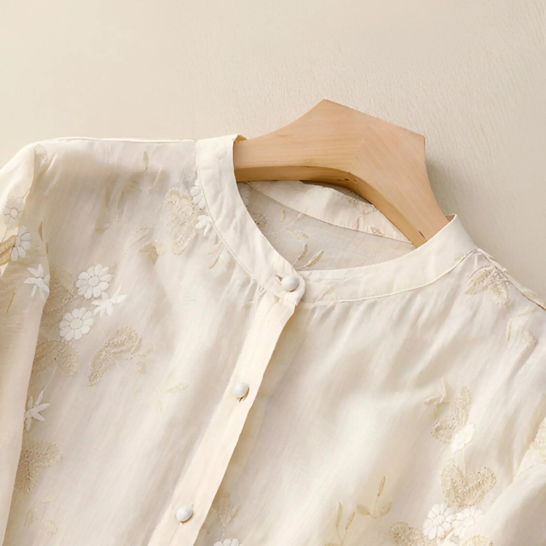 Celest - Haut en coton brodé floral (Copie)