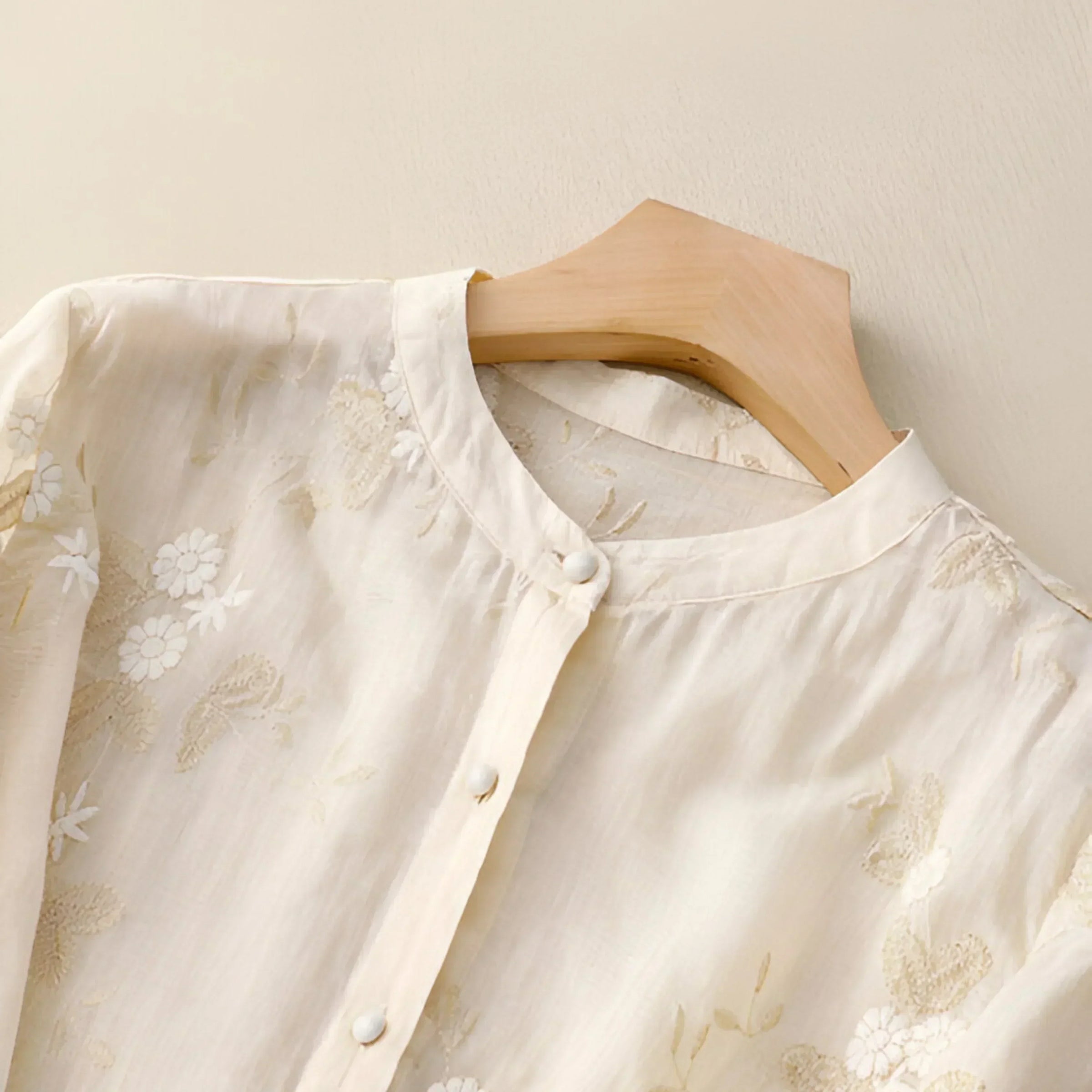 Celest - Haut en coton brodé floral (Copie)