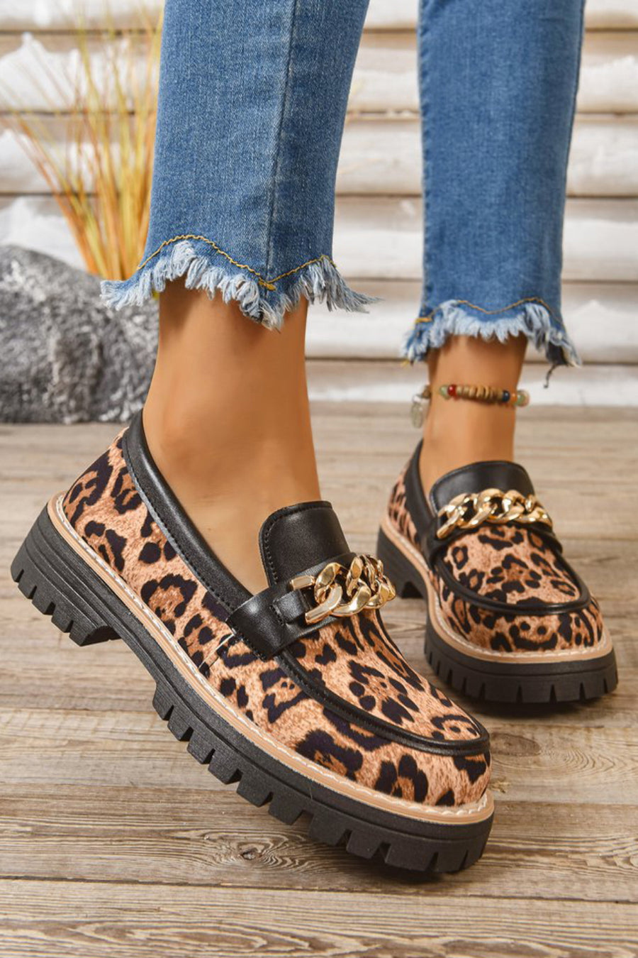 Mocassins compensés à plateforme, motif léopard, liseré contrastant et décor chaîne, bout rond