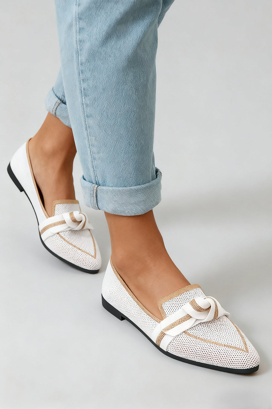 Tone-on-Tone Bow Detail Pointed Toe Knit Flats