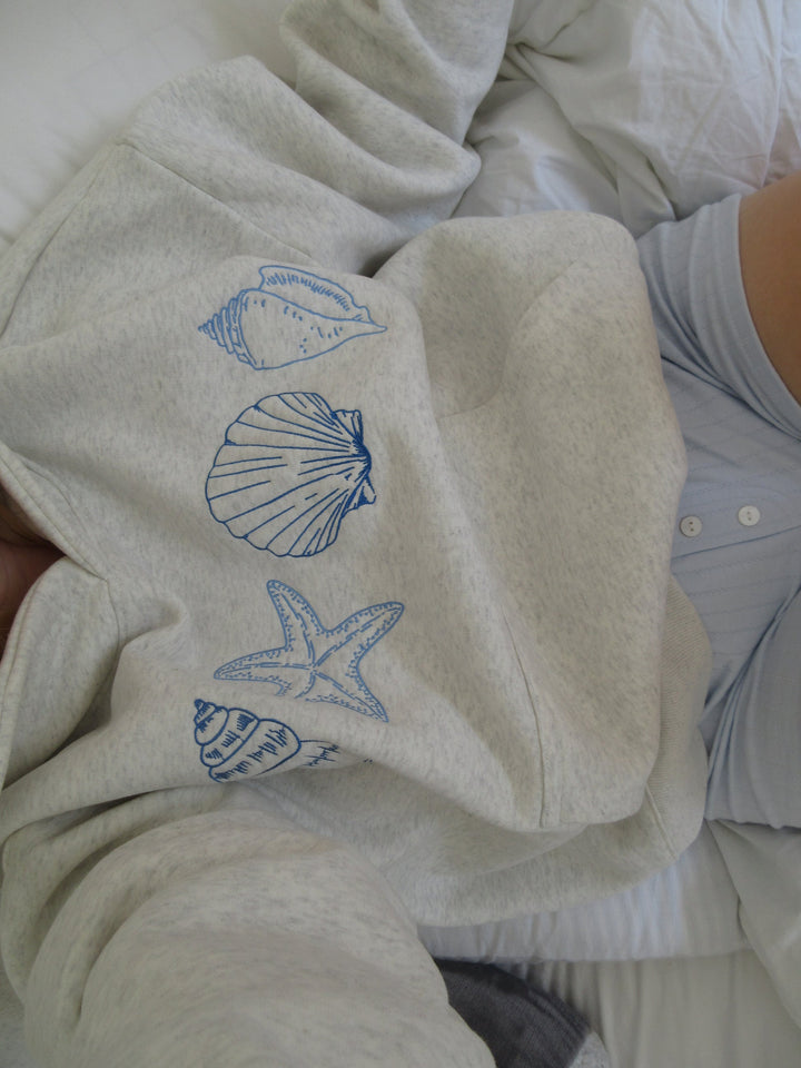 Ocenia | Unisex Sweatshirt with Shells