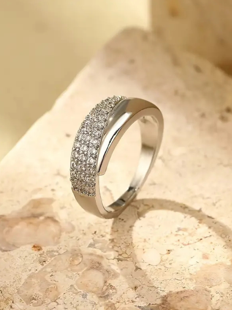 MONIQUE ADJUSTABLE RING