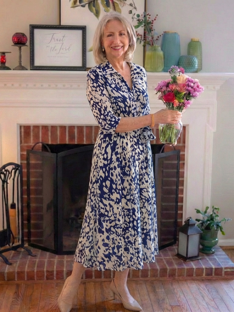 Oriana | Robe midi à col, manches longues et lien à la taille