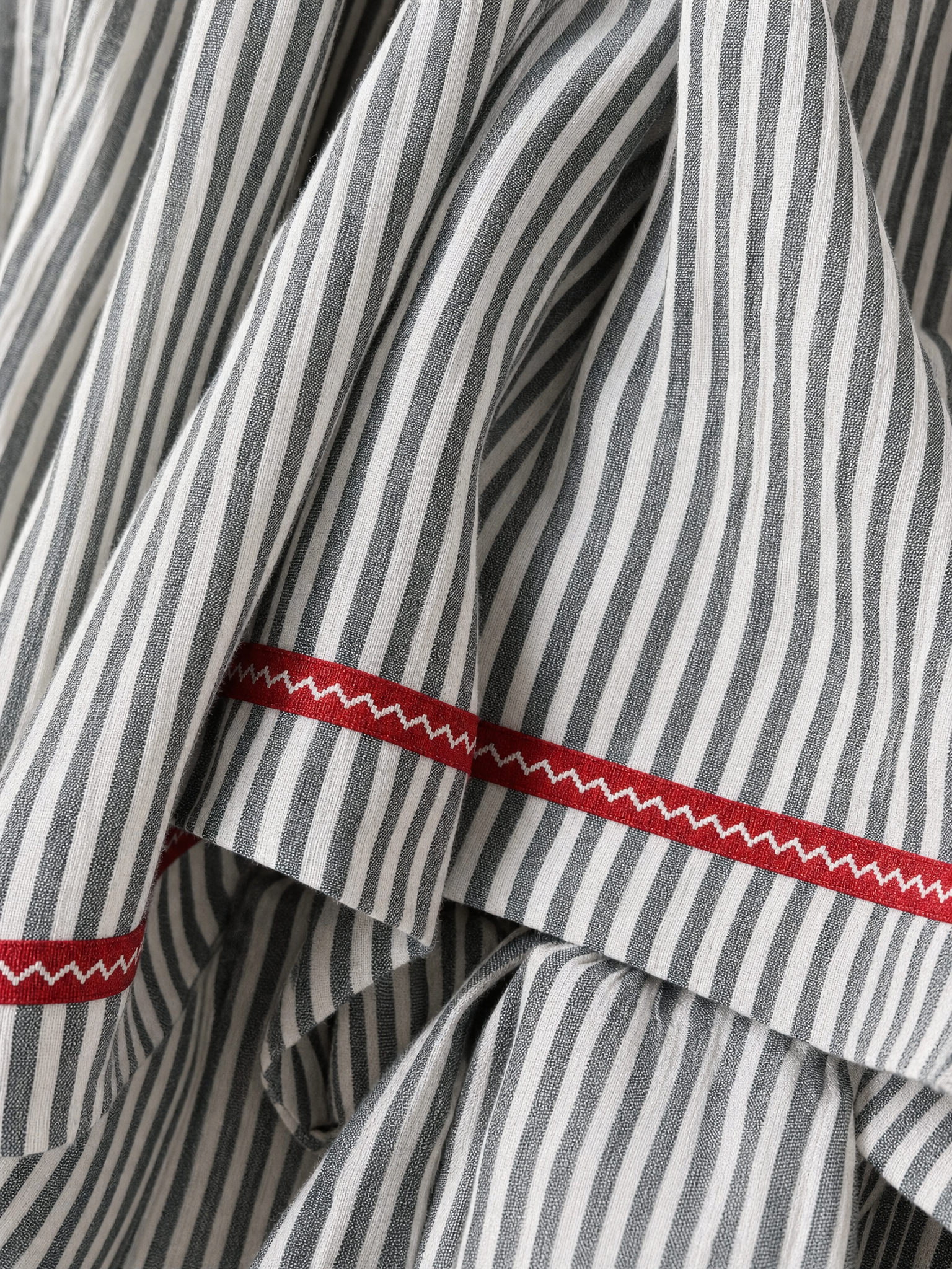Women's Minimalist Striped Maxi Dress With Red Trim And Spaghetti Straps