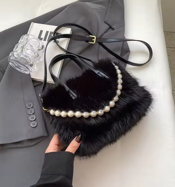 Tiffany | Crossbody kabelka z umělé kožešiny