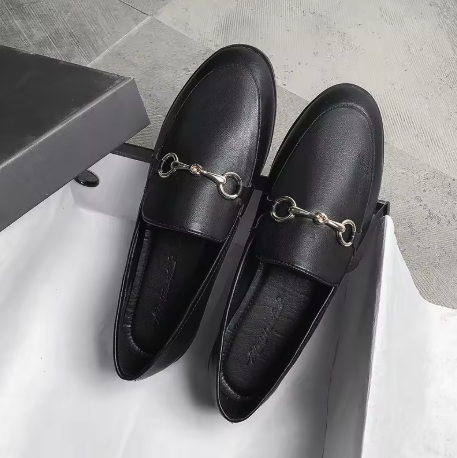 LEATHER LOAFER WITH METAL DETAIL