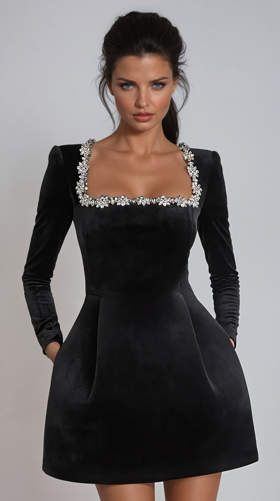 Laila | Zdobené sametové minišaty