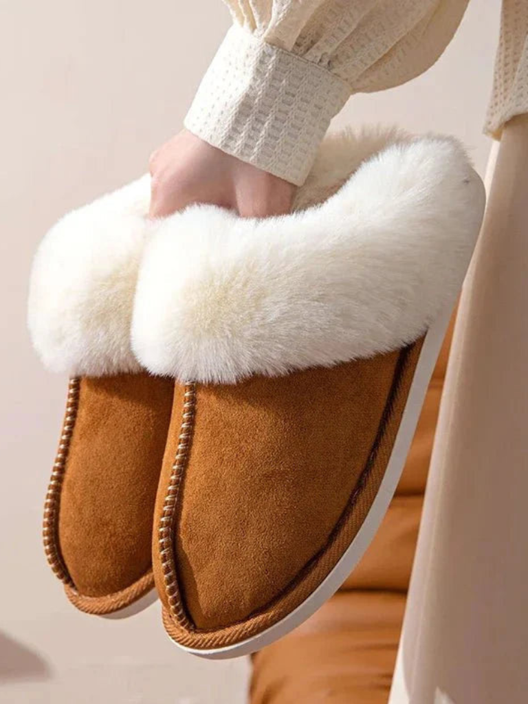 ABIGAIL PLUSH SLIPPERS