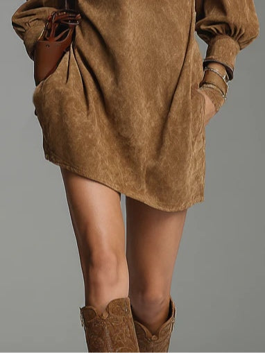 Florence | Robe Courte à Col Roulé en Suédine