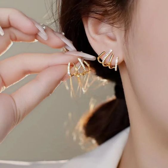 Zabby – spirálové náušnice, typ ear cuff