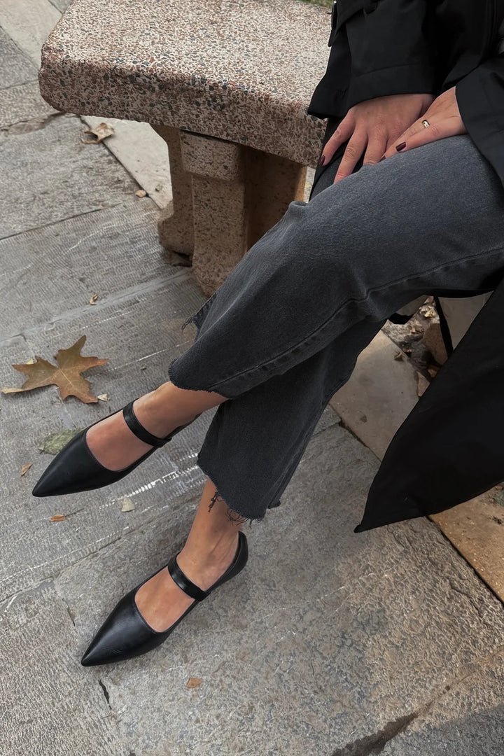 Solid Color Instep Strap Pointed Toe Black Flats