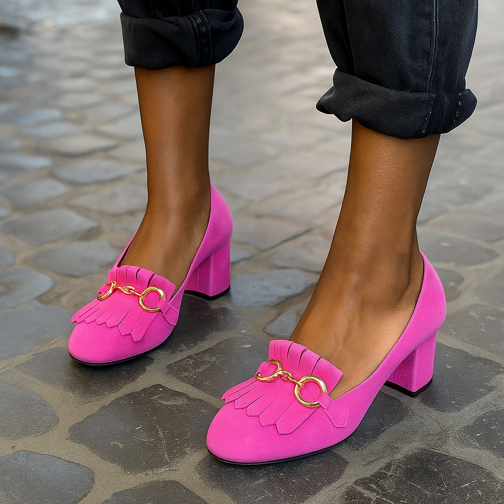 MOCASÍN FLUORESCENTE CON TACONES Y DETALLE METÁLICO