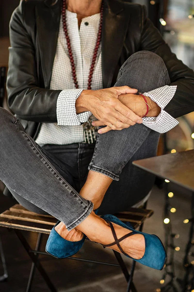 TACONES MEDIOS ELEGANTES CON TIRA
