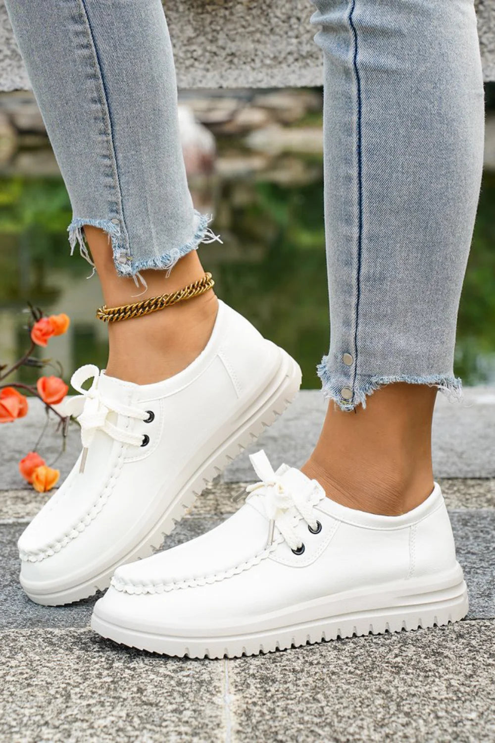 Casual Scalloped Edge Trim Lace Up Round Toe Platform Loafers