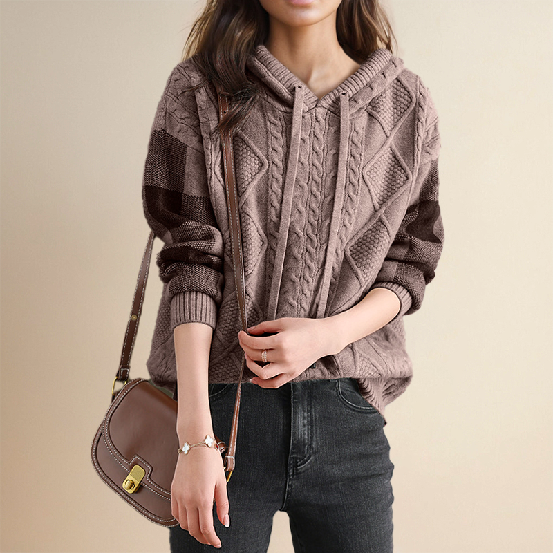 Emily | Chandail à capuchon en tricot torsadé