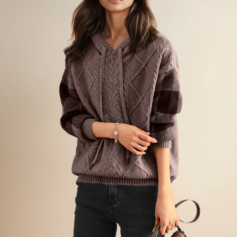 Emily | Chandail à capuchon en tricot torsadé