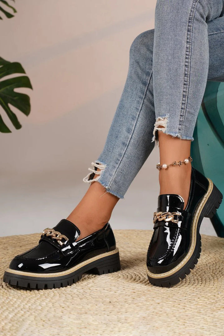 Casual Alloy Chain Decor Contrast Platform Round Toe Glossy Loafers
