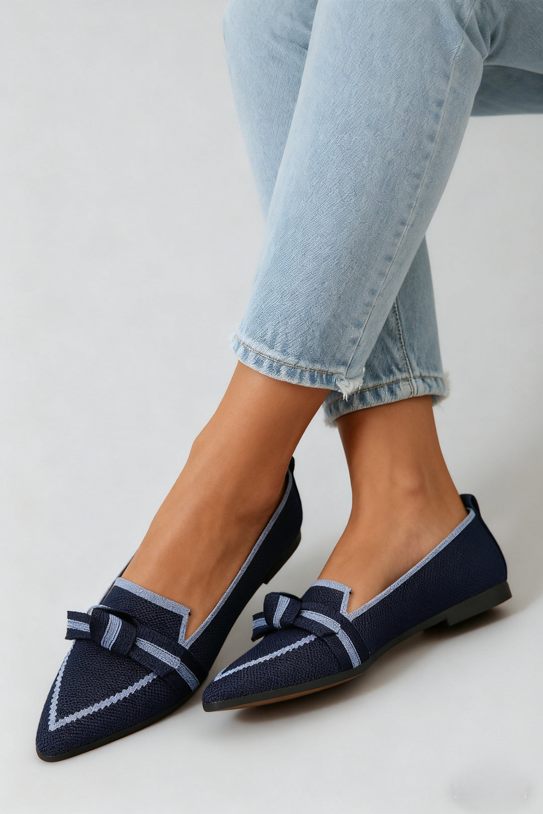 Tone-on-Tone Bow Detail Pointed Toe Knit Flats