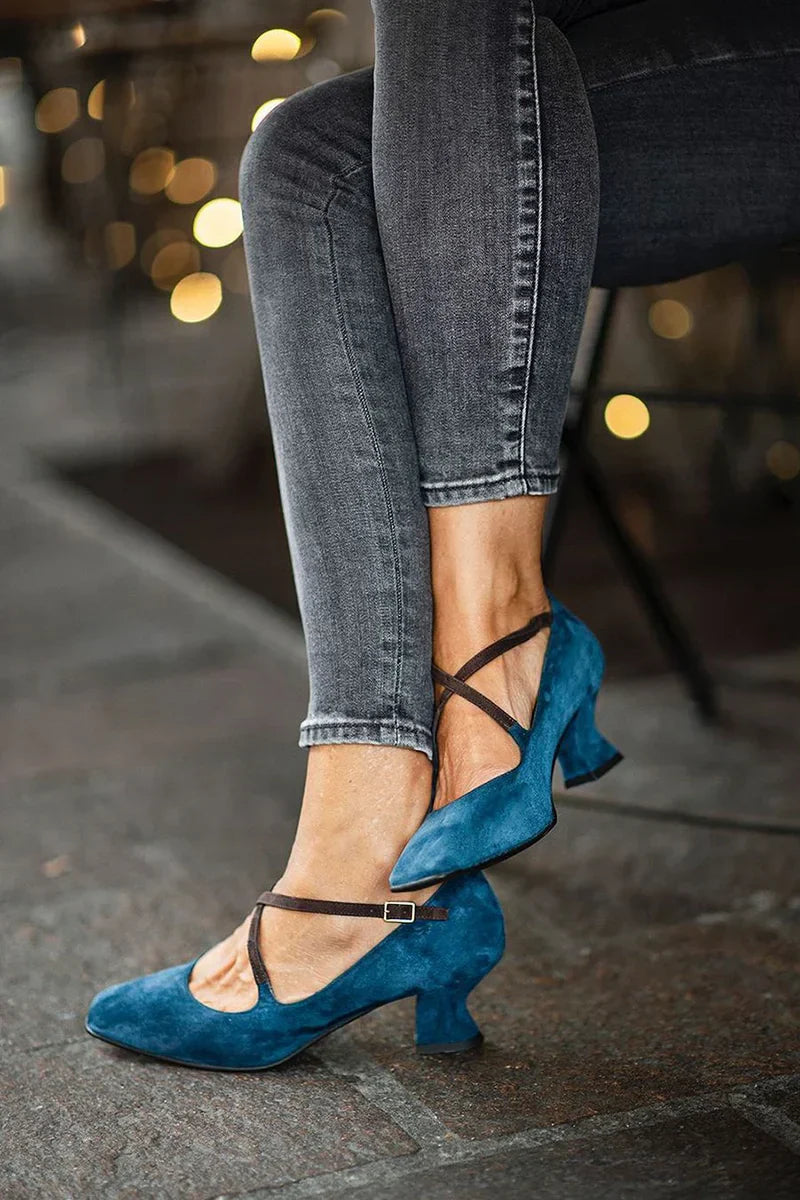 TACONES MEDIOS ELEGANTES CON TIRA