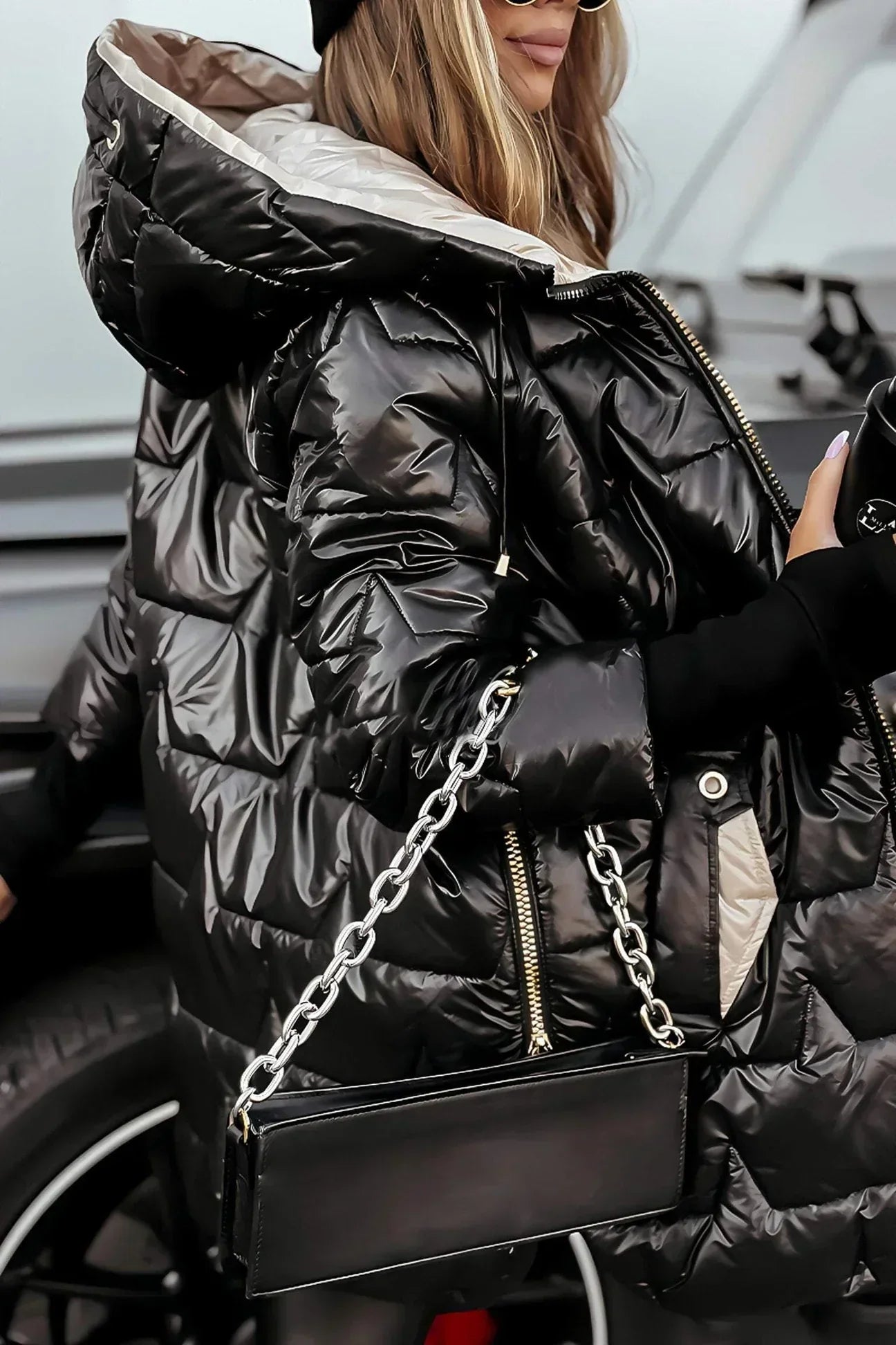Sue – Elegant winter coat with hood and padding