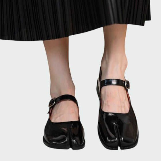 Olivia - Zapatos Mary Jane con hebilla y punta dividida