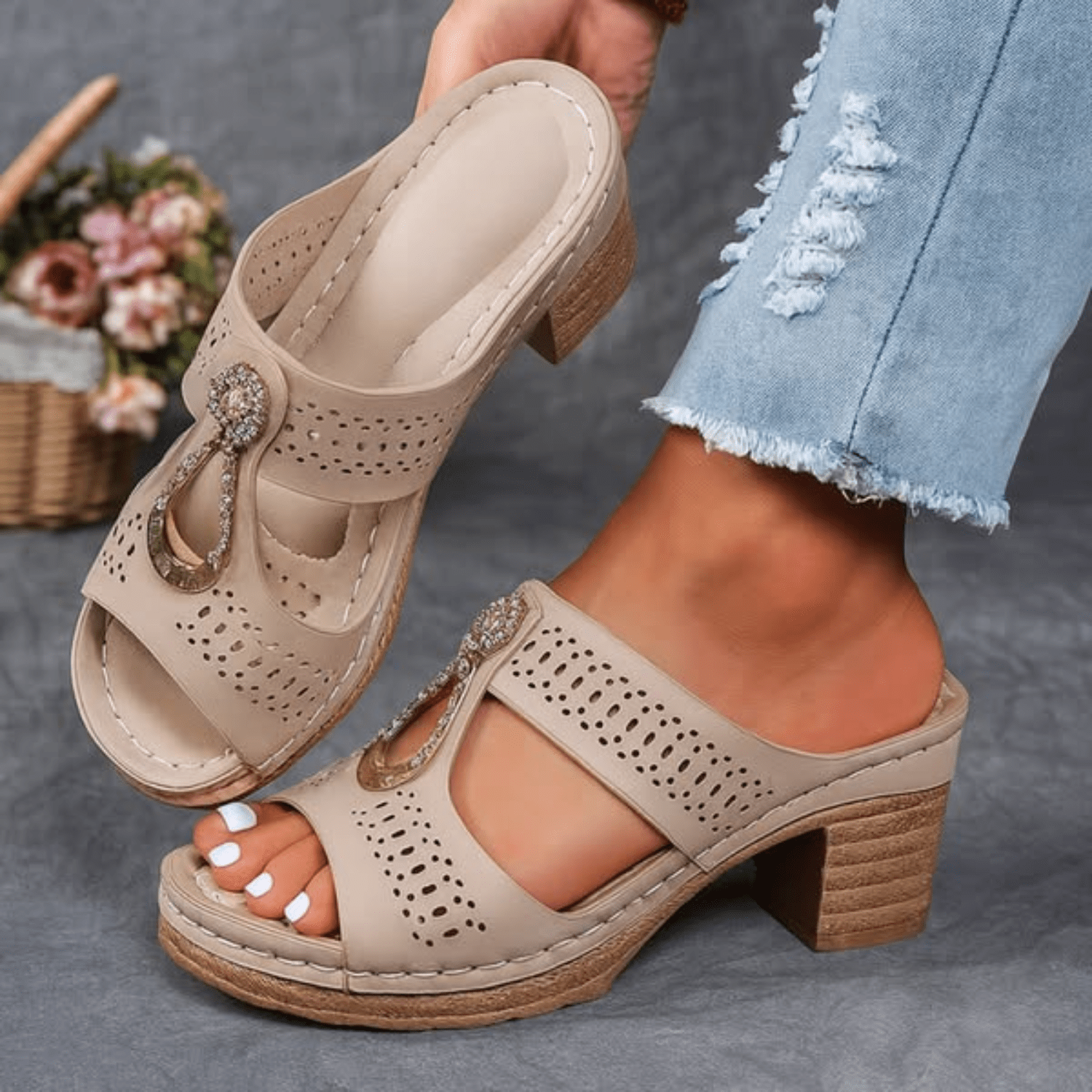 FAITH | CHIC AND COMFORTABLE ORTHOPEDIC SANDALS