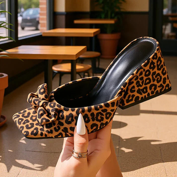 Lodičky Leopard Bow – Odvážné a šik sandály pro výrazný vzhled